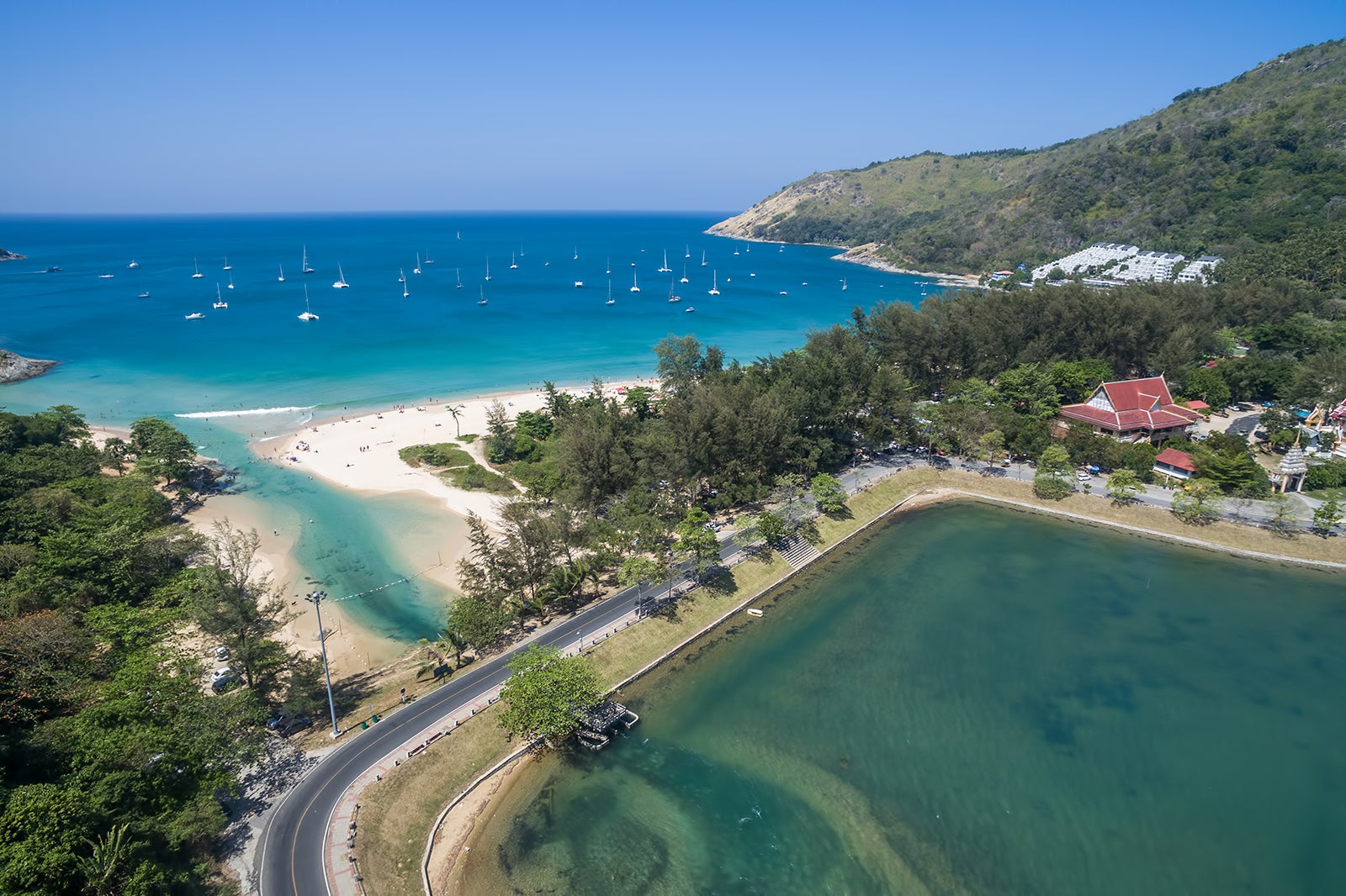 Nai Harn beach _photo