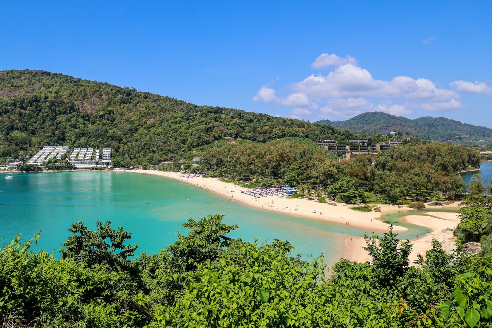 Nai Harn beach _photo