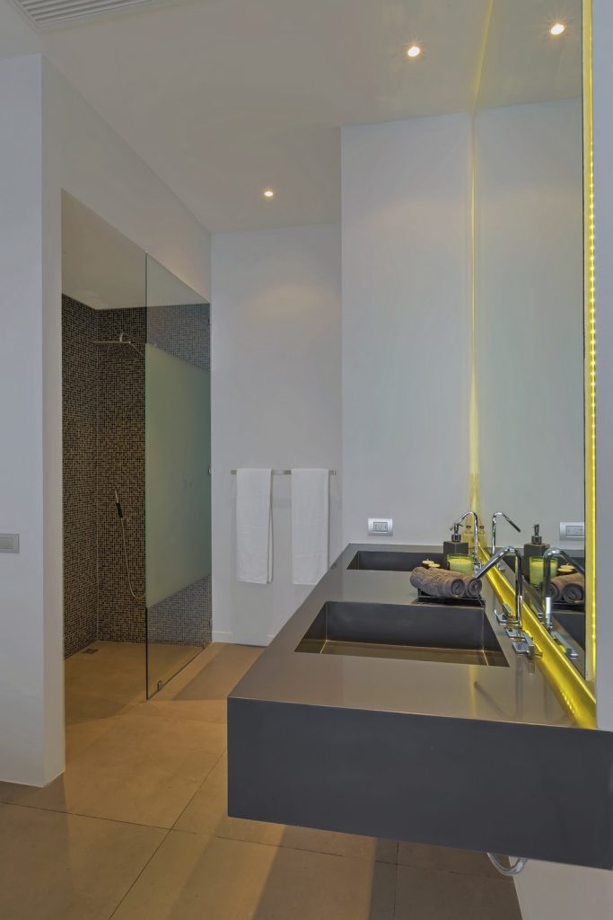 Villa Sunyata - Loft Bedroom 8 Bathroom