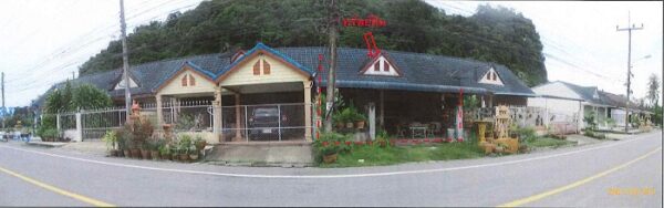 Land with buildings in Nakhon Si Thammarat _photo