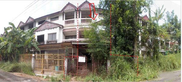 Land with buildings in Khon Kaen _photo