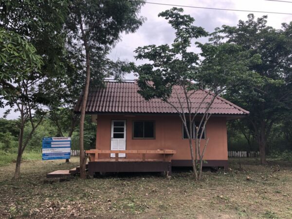 Land with buildings in Phetchaburi _photo