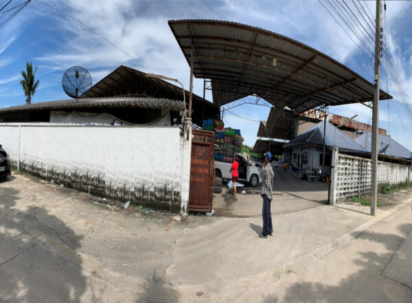 Land with buildings in Nakhon Pathom _photo