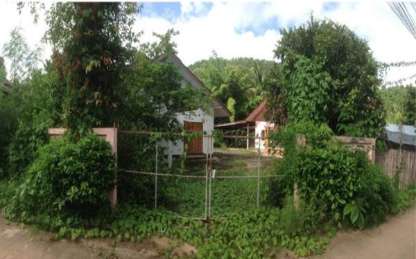 Land with buildings in Mae Hong Son _photo