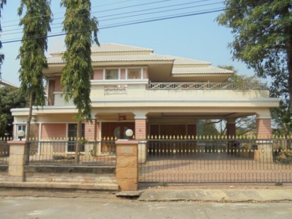 Land with buildings in Ayutthaya _photo