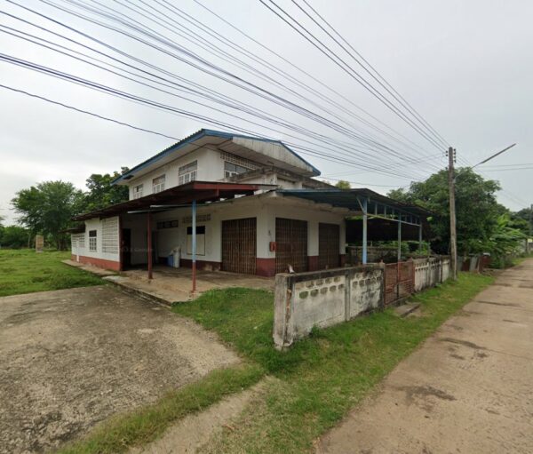 Land with buildings in Surin _photo