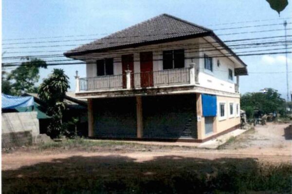 Land with buildings in Chiang Rai _photo