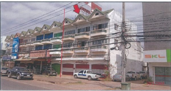 Land with buildings in Sakon Nakhon _photo