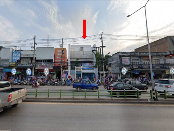 Land with buildings in Udon Thani _photo