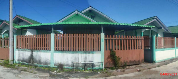 Land with buildings in Kamphaeng Phet _photo