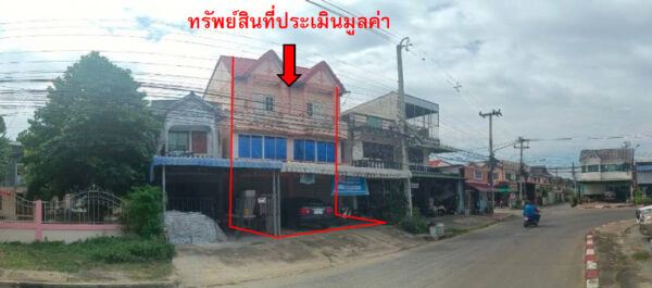 Land with buildings in Phichit _photo