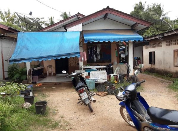 Land with buildings in Songkhla _photo