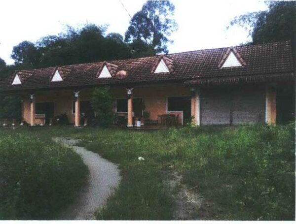 Land with buildings in Nakhon Si Thammarat _photo