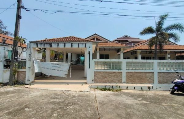 Land with buildings in Prachuap Khiri Khan _photo