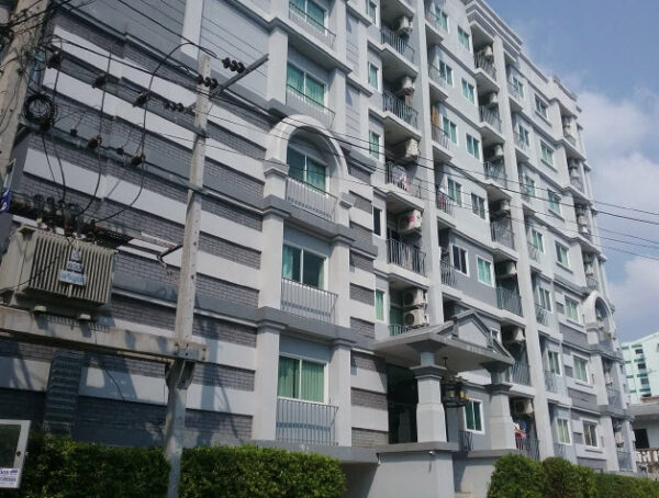 Condominium in Samut Prakan _photo