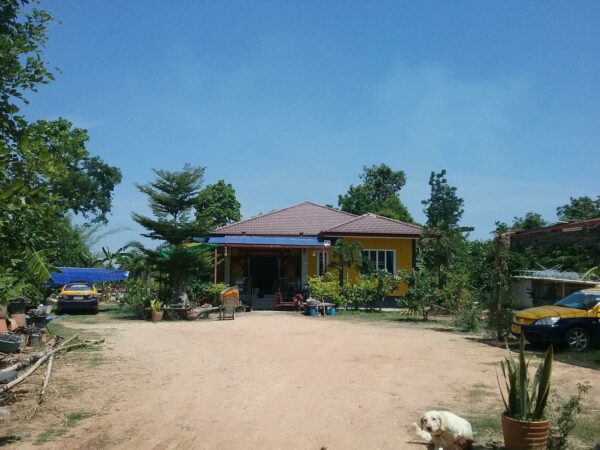 Land with buildings in Khon Kaen _photo