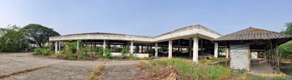 Land with buildings in Nong Bua Lamphu _photo