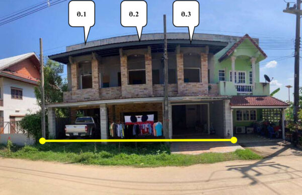 Land with buildings in Kamphaeng Phet _photo