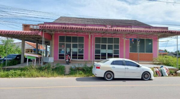 Land with buildings in Songkhla _photo