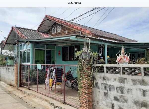 Land with buildings in Phitsanulok _photo