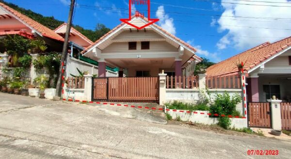 Land with buildings in Songkhla _photo