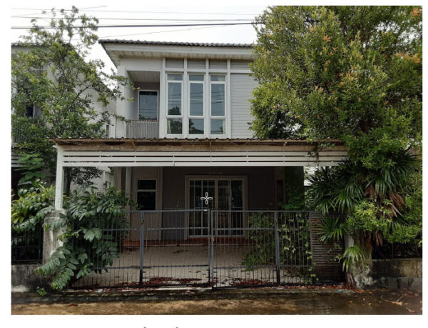 Land with buildings in Nakhon Si Thammarat _photo