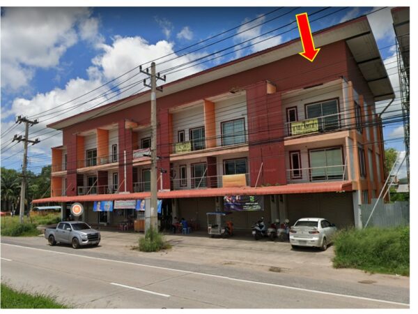 Land with buildings in Nakhon Ratchasima _photo