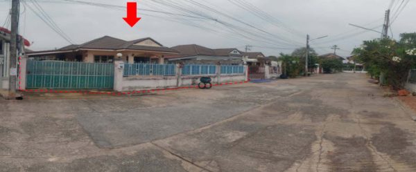 Land with buildings in Phitsanulok _photo