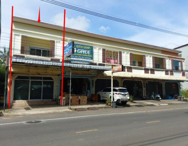 Land with buildings in Surin _photo