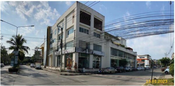 Land with buildings in Chiang Mai _photo