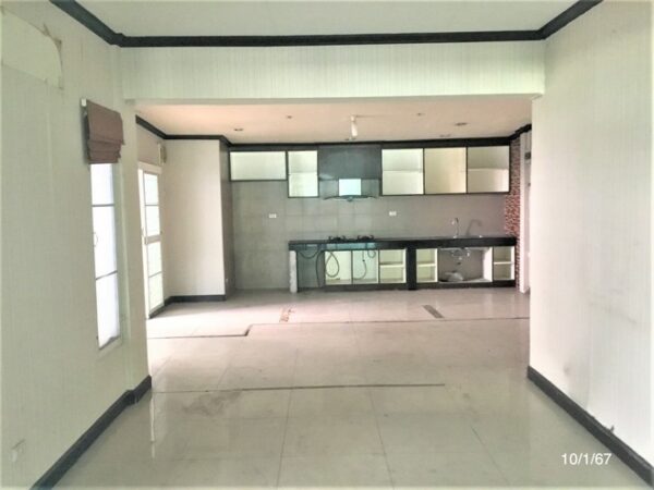 04 Commercial Building _photo