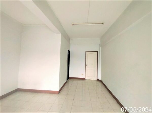 04 Commercial Building _photo