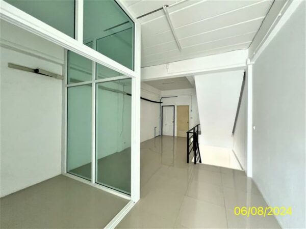 04 Commercial Building _photo