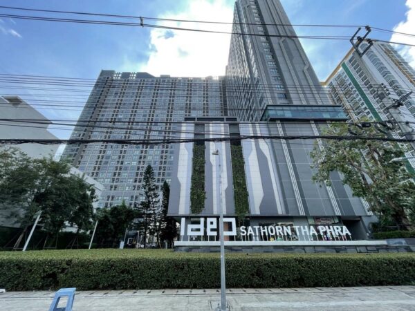 Ideopo Sathorn Building, Tha Phra _photo