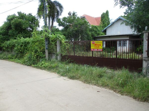 Single house, Lopburi _photo