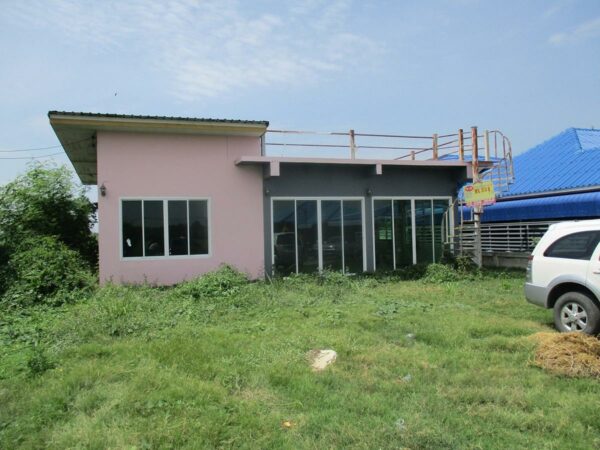 Single house, Sing Buri _photo