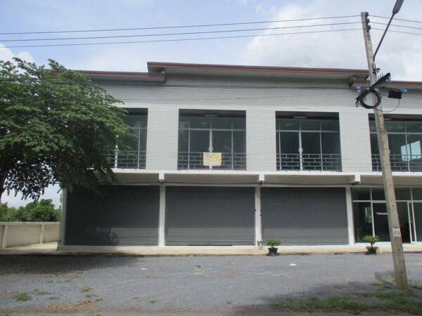 Commercial building, Suphanburi _photo