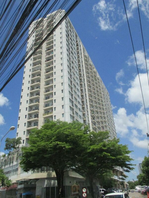 Supalai Park Srinakarin Building _photo