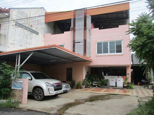 Residential building, Yasothon _photo