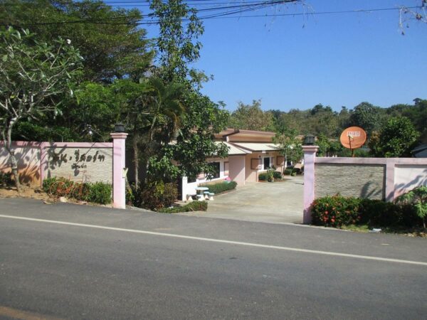 Residential building, Chiang Mai _photo