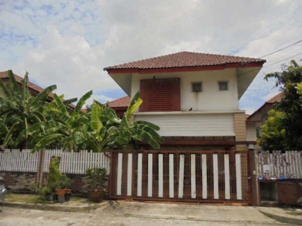 Single house, Nakhon Pathom _photo