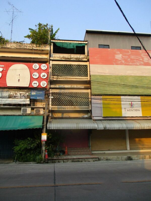 Line building, Nakhon Sawan _photo