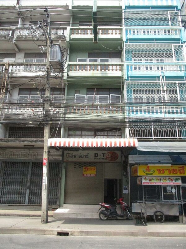 Small building, Nonthaburi _photo