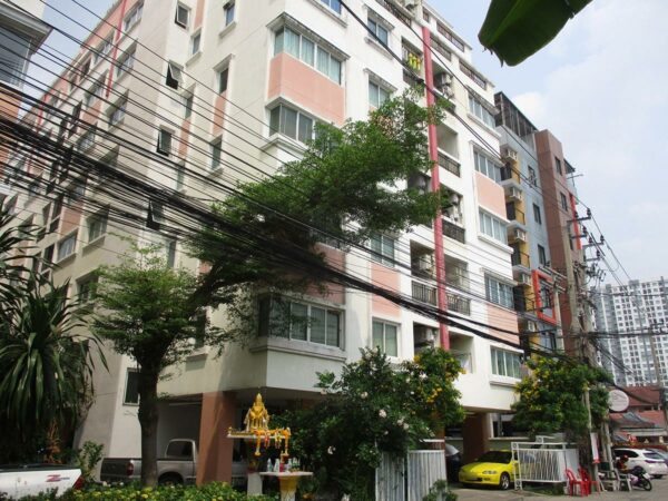 The Breeze Condominium Building B _photo