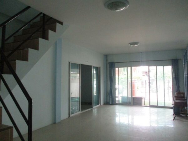 Twin house, Samut Prakan _photo