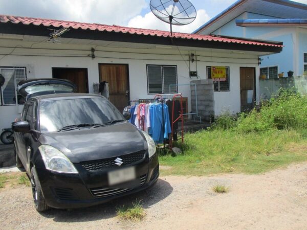 Row house, Songkhla _photo