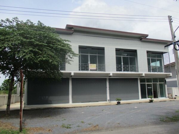 Commercial building, Suphanburi _photo