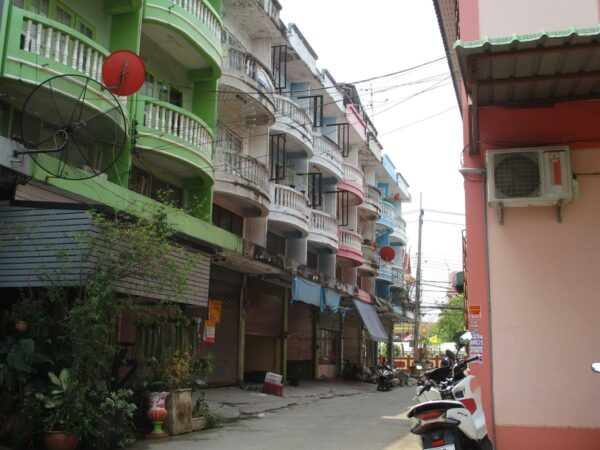 Small building, Nonthaburi _photo