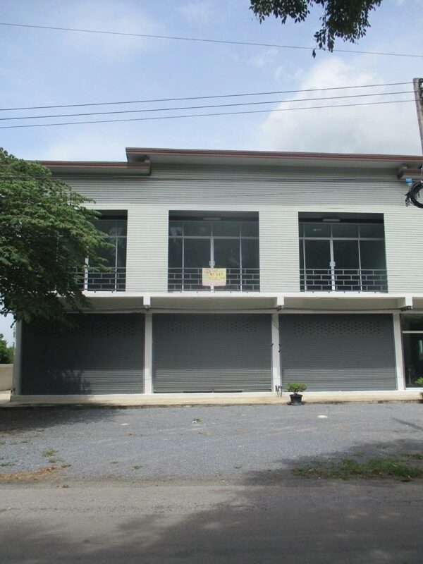 Commercial building, Suphanburi _photo