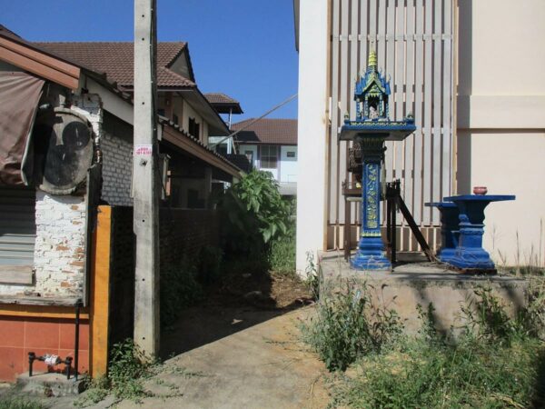 Residential building, Chiang Rai _photo